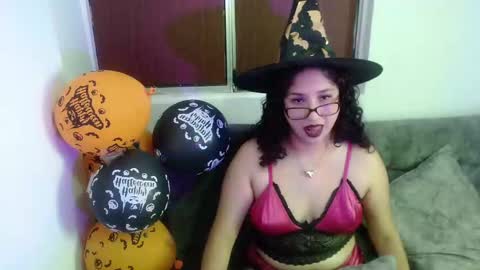 Gia Independent model online show from October 20, 2025, 9:37 pm