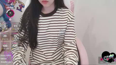 Snapshot of _girlcute_ chatting on November 2, 2025, 1:41 am Anna online show from November 2, 2025, 1:41 am