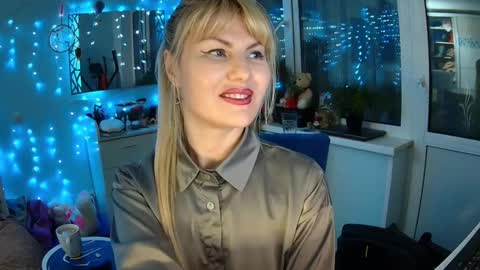_glamorous_ online show from February 11, 2025, 7:59 pm