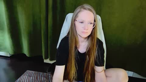 _goldilocks__ online show from February 7, 2026, 2:21 pm