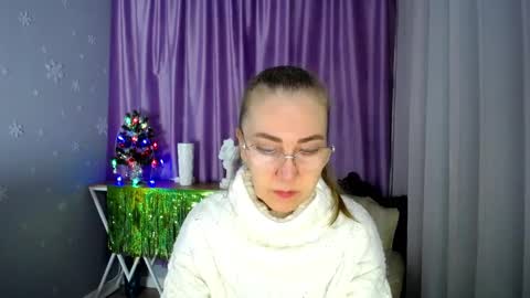 _greybunny_ online show from January 3, 2025, 10:20 am