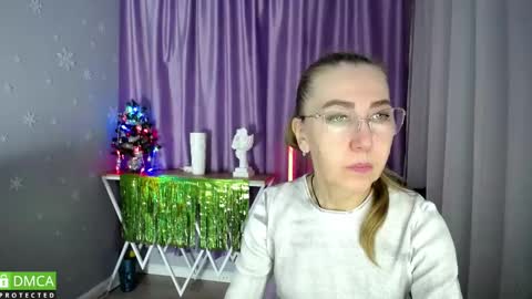 _greybunny_ online show from January 14, 2025, 8:09 am