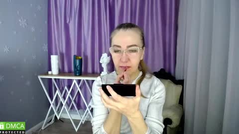 _greybunny_ online show from January 23, 2025, 8:04 am