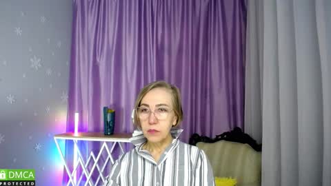 Snapshot of _greybunny_ chatting on October 18, 2025, 8:04 am _greybunny_ online show from October 18, 2025, 8:04 am