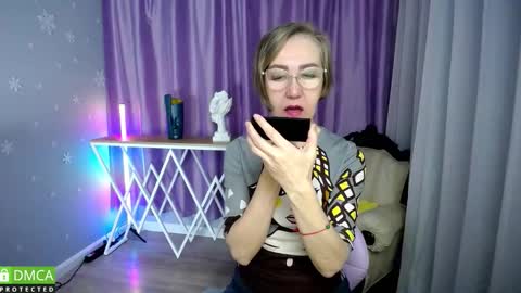 Snapshot of _greybunny_ chatting on October 30, 2025, 9:44 am _greybunny_ online show from October 30, 2025, 9:44 am