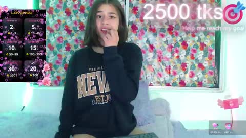 Snapshot of _gwen__ chatting on February 21, 2025, 5:02 am Gwen online show from February 21, 2025, 5:02 am