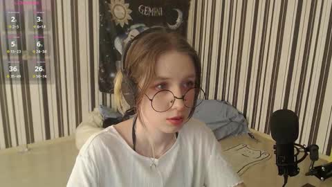 Snapshot of _hanna_moon_ chatting on October 3, 2025, 10:23 am Hannaolotl online show from October 3, 2025, 10:23 am