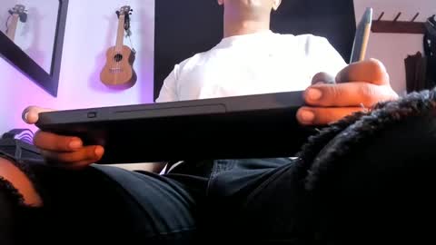 Snapshot of _heracles1 chatting on December 25, 2024, 4:00 pm Heracles online show from December 25, 2024, 4:00 pm