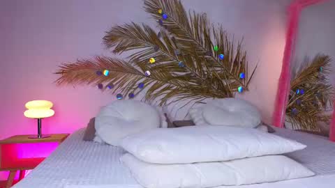 Holly online show from February 16, 2025, 6:21 am