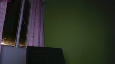 Snapshot of _honey1_ chatting on June 18, 2026, 1:17 am Honey online show from June 18, 2026, 1:17 am