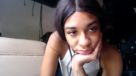KEYLA Y SAMUEL online show from June 25, 2026, 4:11 pm