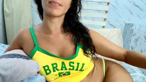 Snapshot of _hot_female chatting on May 27, 2026, 6:05 pm Danniela online show from May 27, 2026, 6:05 pm