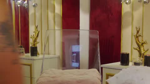 _hot_neighbour online show from July 10, 2026, 3:44 am