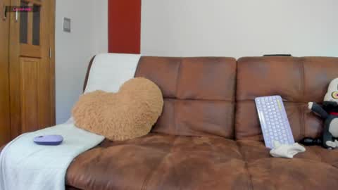 _hottie__ online show from May 13, 2026, 9:00 pm