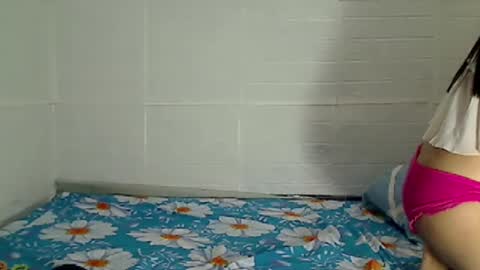 _hotzooey69_ online show from September 25, 2025, 10:02 pm