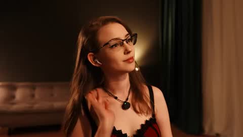 stefania stesha stef online show from August 7, 2026, 4:42 pm