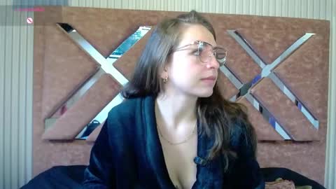 Snapshot of _isaabellaa chatting on June 5, 2026, 1:17 pm Isa online show from June 5, 2026, 1:17 pm