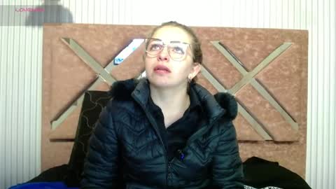 Snapshot of _isaabellaa chatting on June 7, 2026, 10:41 am Isa online show from June 7, 2026, 10:41 am