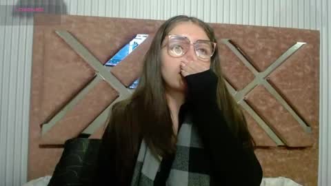 Snapshot of _isaabellaa chatting on June 13, 2026, 10:57 am Isa online show from June 13, 2026, 10:57 am
