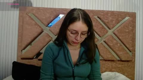Snapshot of _isaabellaa chatting on June 16, 2026, 12:41 pm Isa online show from June 16, 2026, 12:41 pm