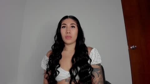 Isabella online show from March 17, 2026, 5:33 am