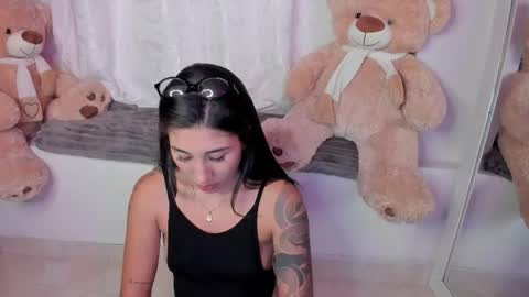 Isabella online show from May 23, 2026, 6:40 am