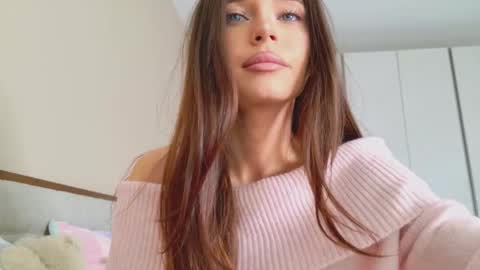 Snapshot of _isiah chatting on December 20, 2025, 7:59 am isia online show from December 20, 2025, 7:59 am