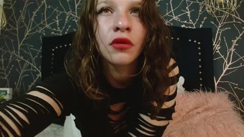 vivi online show from February 8, 2025, 3:42 pm