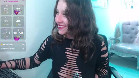 vivi online show from February 8, 2025, 9:46 pm