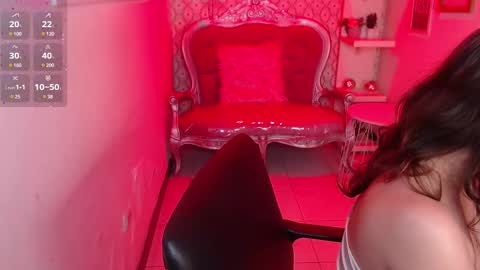 vivi online show from February 11, 2025, 8:20 pm