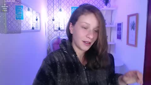 vivi online show from March 4, 2025, 8:16 pm