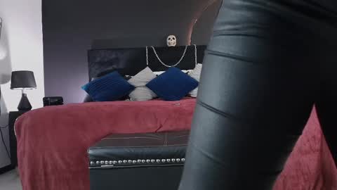 Miss Jade online show from May 9, 2026, 11:48 am