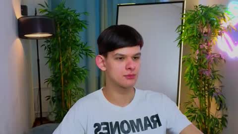 Snapshot of _jamesgray_ chatting on February 19, 2026, 12:56 pm James online show from February 19, 2026, 12:56 pm