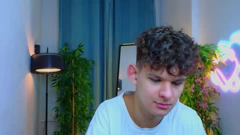 Snapshot of _jamesgray_ chatting on February 25, 2026, 2:59 pm James online show from February 25, 2026, 2:59 pm