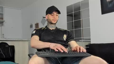 Snapshot of _jamesleandros chatting on January 5, 2025, 9:03 pm jeison online show from January 5, 2025, 9:03 pm