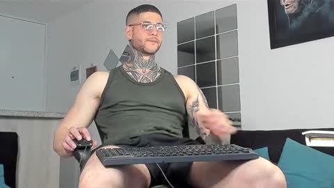 Snapshot of _jamesleandros chatting on January 24, 2025, 11:56 pm jeison online show from January 24, 2025, 11:56 pm