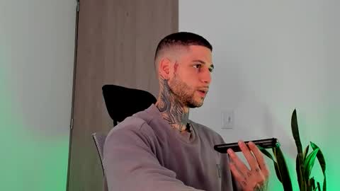 Snapshot of _jamesleandros chatting on February 20, 2026, 1:44 pm jeison online show from February 20, 2026, 1:44 pm