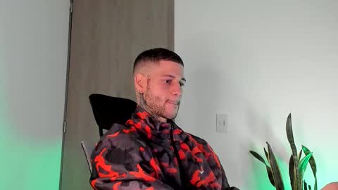 Snapshot of _jamesleandros chatting on February 27, 2026, 1:27 am jeison online show from February 27, 2026, 1:27 am