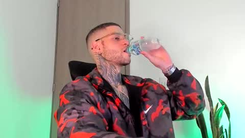 Snapshot of _jamesleandros chatting on March 5, 2026, 12:50 am jeison online show from March 5, 2026, 12:50 am