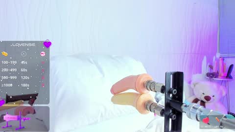 Snapshot of _jasminnee_ chatting on January 31, 2025, 11:35 pm _jasminnee_ online show from January 31, 2025, 11:35 pm