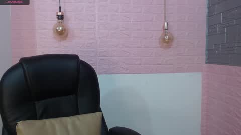 _jeessy online show from February 10, 2025, 2:41 am