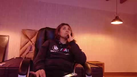 _jeessy online show from November 19, 2025, 4:01 am