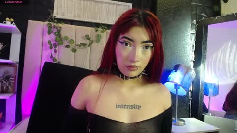 Mia online show from December 21, 2024, 1:42 pm