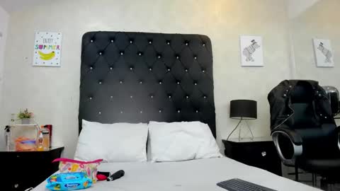 _johnson_alana online show from May 1, 2026, 11:59 am