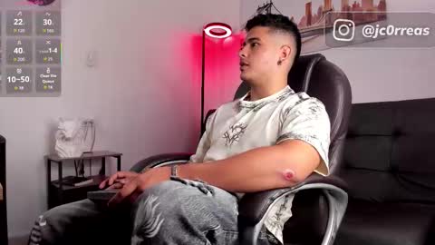 _juanes__ online show from December 3, 2025, 11:36 pm