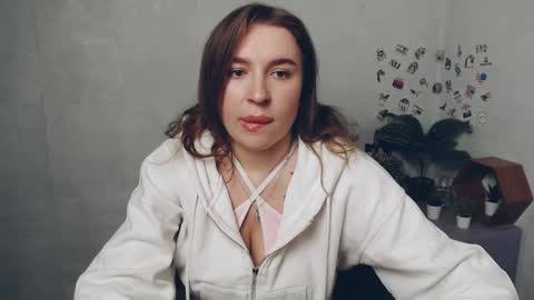 Snapshot of _julianaini_ chatting on November 5, 2025, 11:21 am Jolia online show from November 5, 2025, 11:21 am