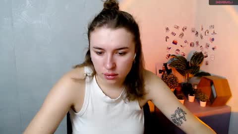 Snapshot of _julianaini_ chatting on November 24, 2025, 5:18 am Jolia online show from November 24, 2025, 5:18 am