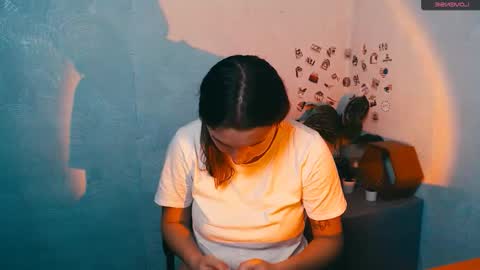 Snapshot of _julianaini_ chatting on November 27, 2025, 5:42 am Jolia online show from November 27, 2025, 5:42 am