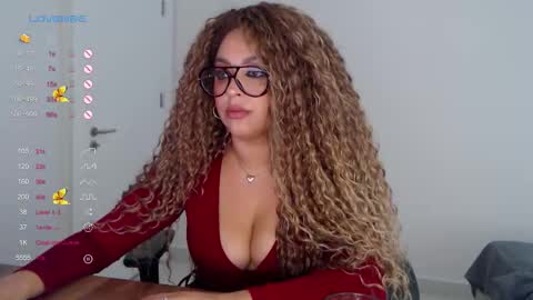 Snapshot of _just_a_queen_3 chatting on February 19, 2026, 5:53 pm _just_a_queen_3 online show from February 19, 2026, 5:53 pm