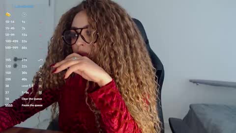 Snapshot of _just_a_queen_3 chatting on February 27, 2026, 9:09 am _just_a_queen_3 online show from February 27, 2026, 9:09 am